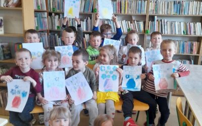 Zabawa w bibliotece z 4-latkami.