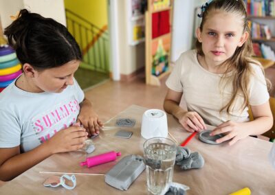 Warsztaty lepienia z gliny