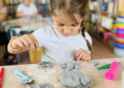 Warsztaty lepienia z gliny