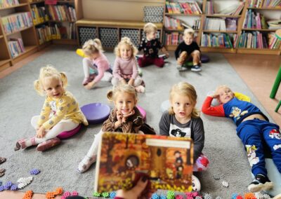 Przedszkolaki w bibliotece